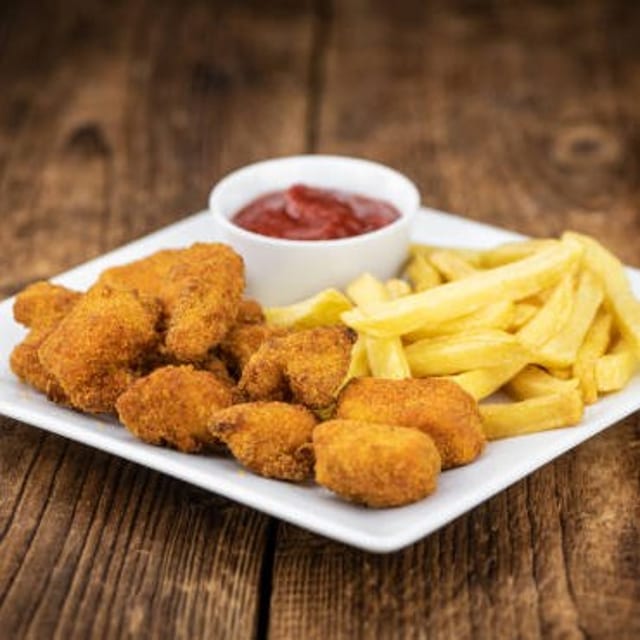 Kids Chicken Bites & Fries.