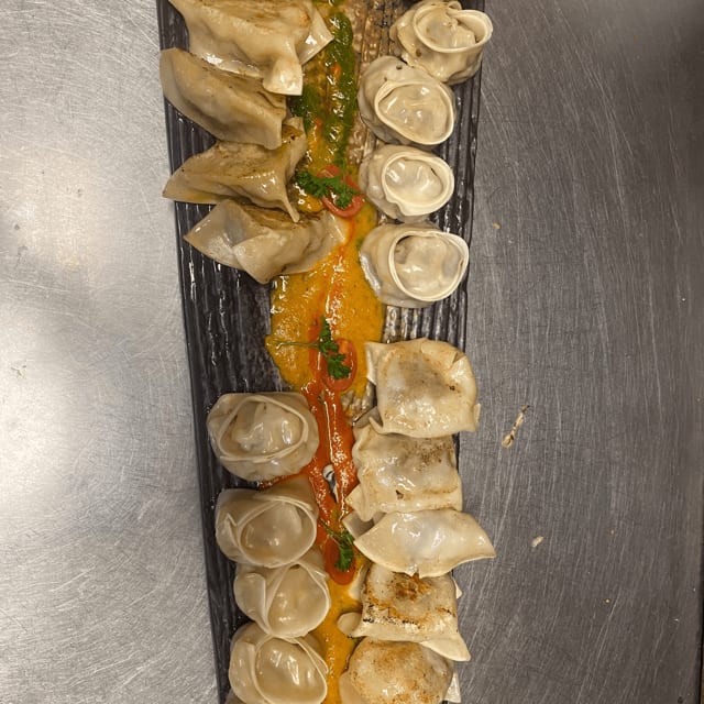 Royal Momo Platter.